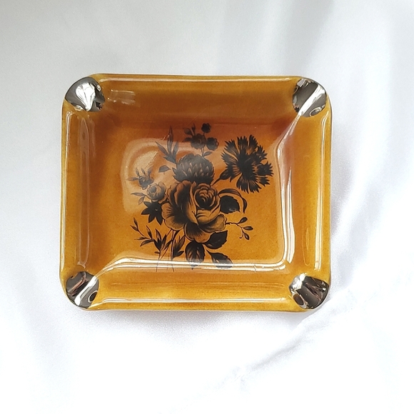 Vintage Lord Nelson Pottery Ashtray, Brown with Florals - Picture 5 of 9